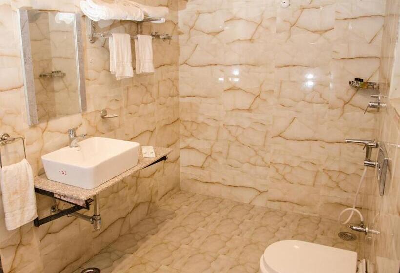 스탠다드 룸 킹사이즈 침대, The Timber Garden Adventure Club