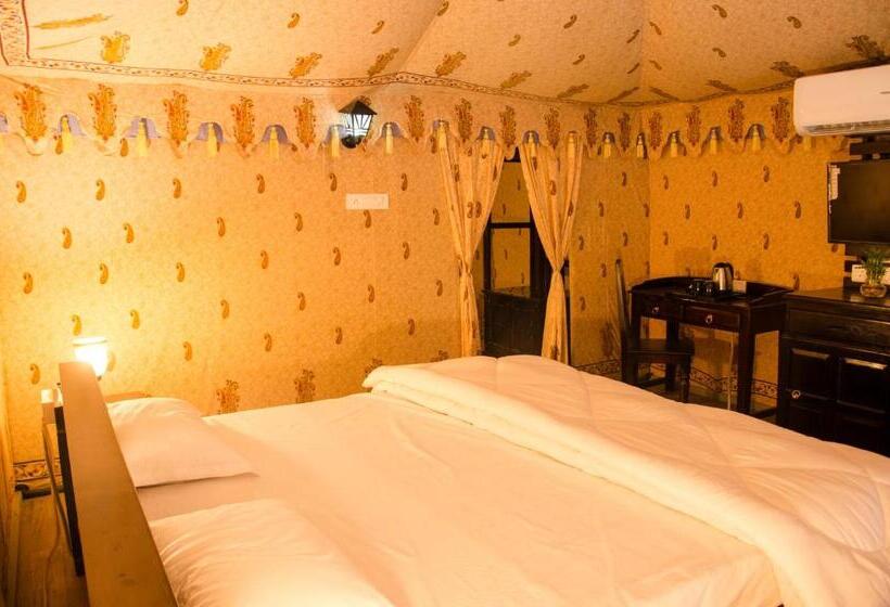 스탠다드 룸 킹사이즈 침대, The Timber Garden Adventure Club