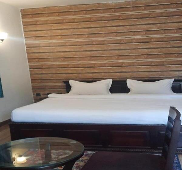 스탠다드 룸 풀장 전망, The Timber Garden Adventure Club