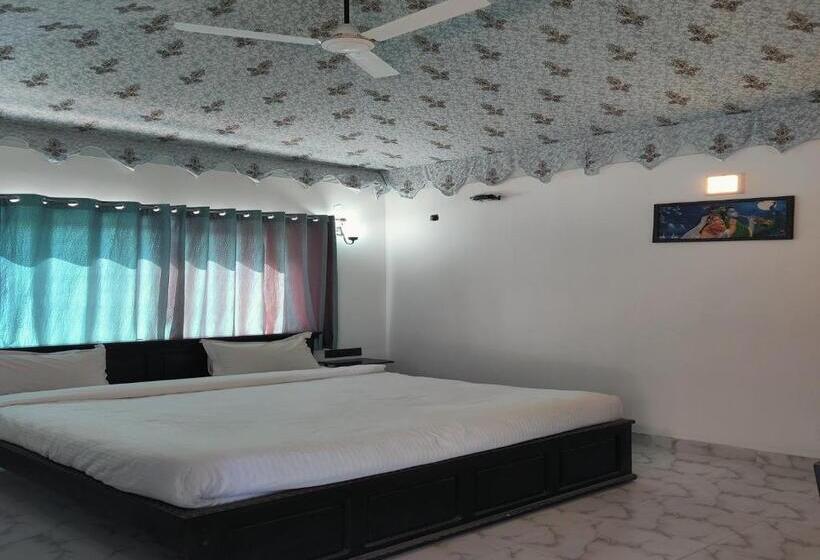 스탠다드 룸 킹사이즈 침대, The Timber Garden Adventure Club