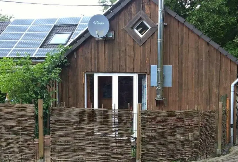 １ベッドルームハウス, Funny Farm