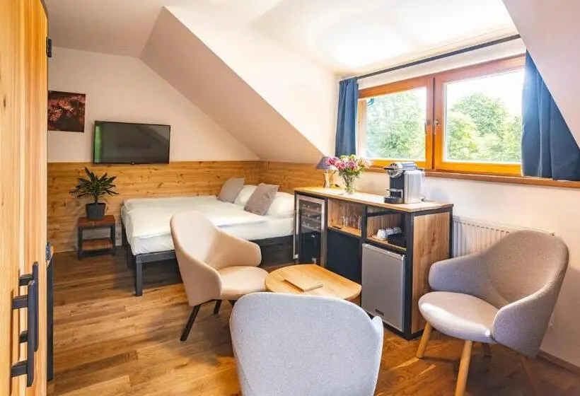 Standard Kolmen Hengen Huone, Penzion Kůlna