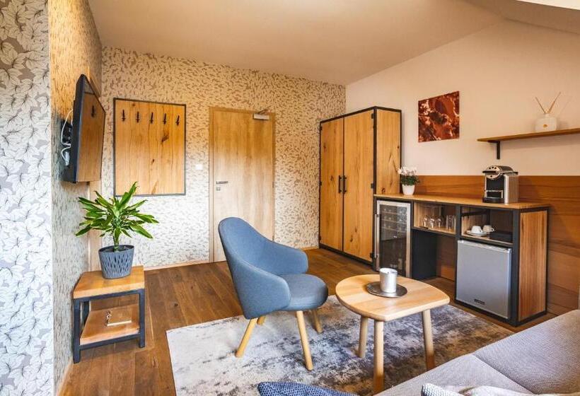 高级园景房, Penzion Kůlna