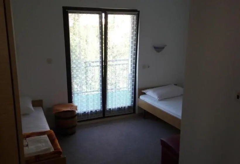اتاق استاندارد, Rooms Rafomarija