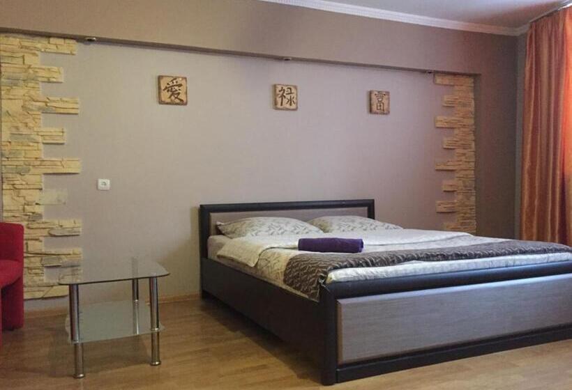 شقة غرفة واحدة, Uzh Apartments