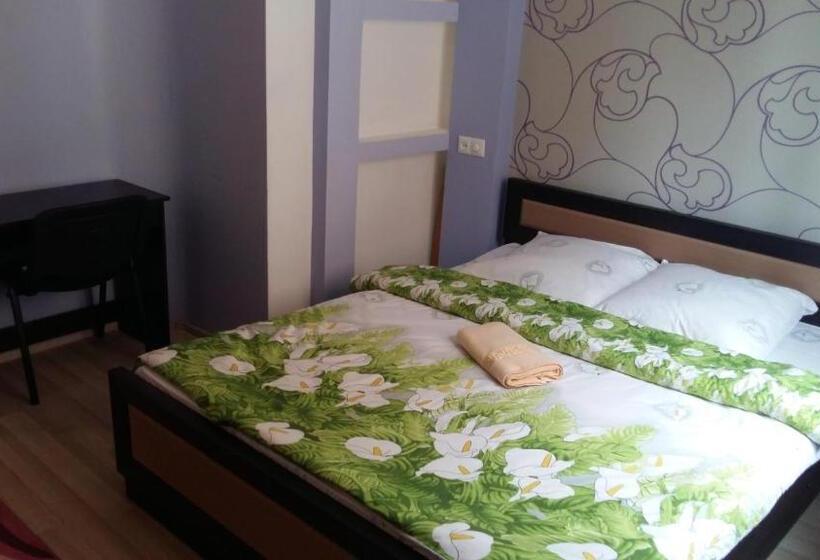 جناح دوبلكس, Uzh Apartments