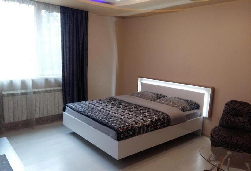 جناح دوبلكس, Uzh Apartments