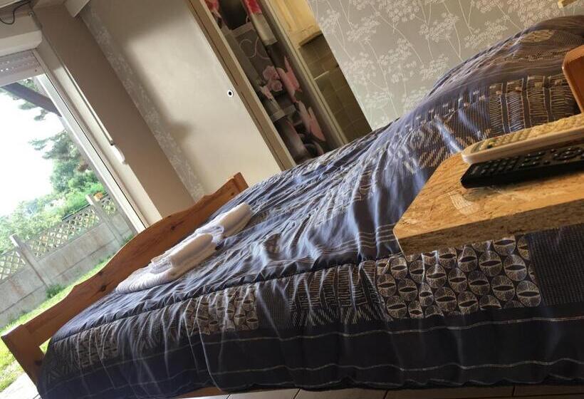 Номер Стандарт Вид на Сад, L'auberge Du Lac