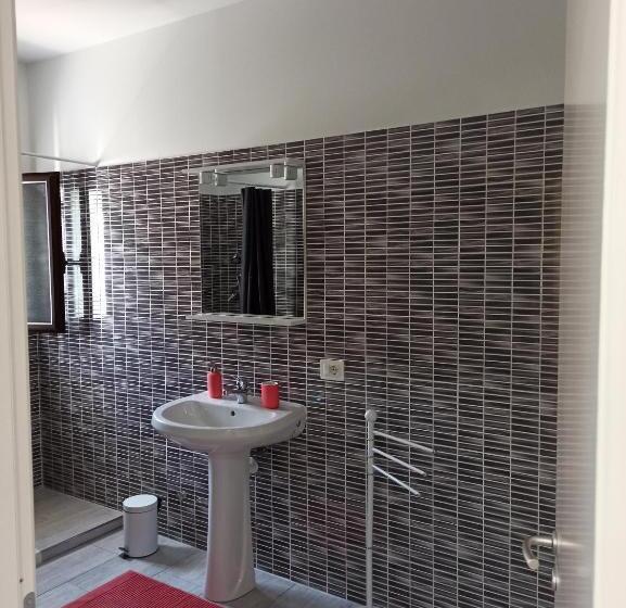 חדר משפחתי נוף לגינה, B&b Biagio