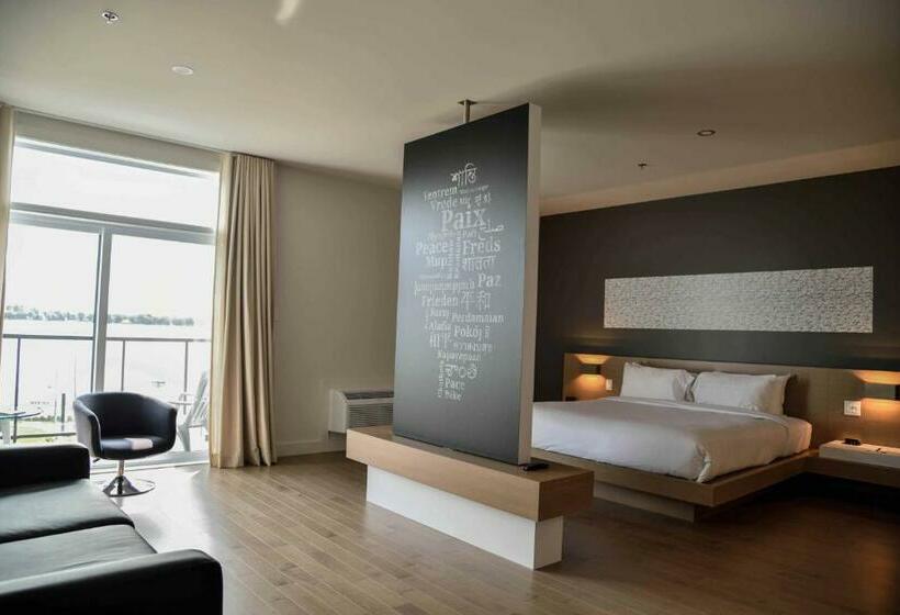 ジュニアスイート, La Cache Du Lac Champlain