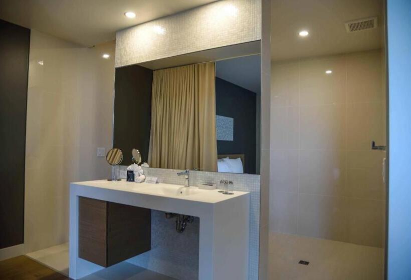 ジュニアスイート, La Cache Du Lac Champlain