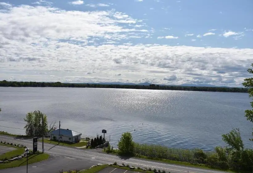 Standard Studio Kingsize Bett, La Cache Du Lac Champlain