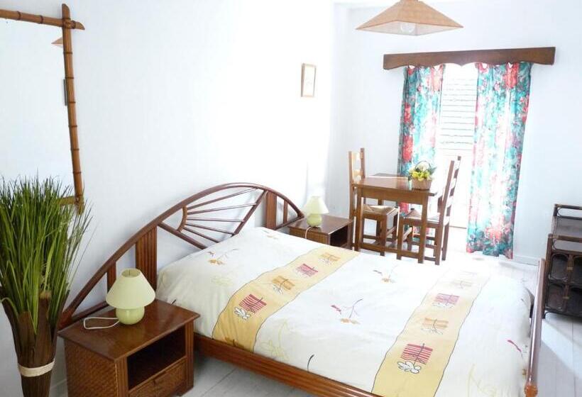 Pokój Standard, Restaurant Les Gorges De Chouvigny