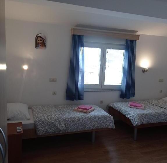 اتاق استاندارد سه نفره, Casa Del Pellegrino M&a   Ostojići