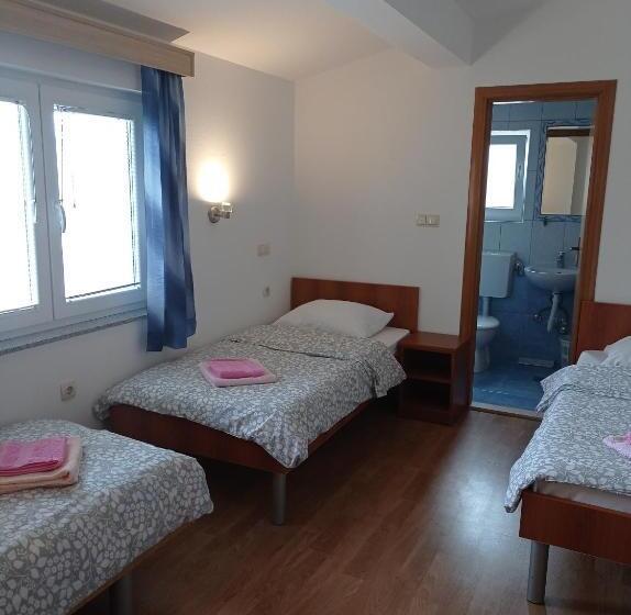 اتاق استاندارد سه نفره, Casa Del Pellegrino M&a   Ostojići