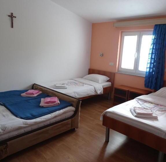 اتاق استاندارد چهار تخته, Casa Del Pellegrino M&a   Ostojići