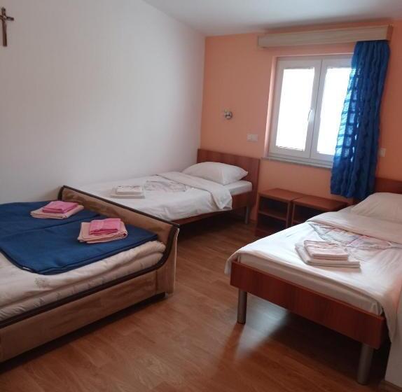 اتاق استاندارد چهار تخته, Casa Del Pellegrino M&a   Ostojići