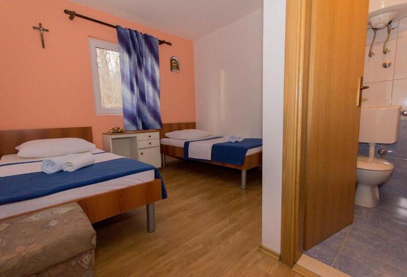 اتاق استاندارد, Casa Del Pellegrino M&a   Ostojići