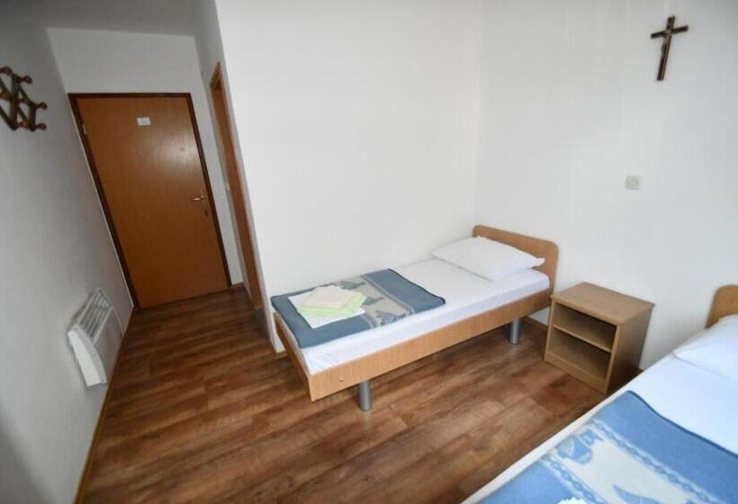 اتاق اکونومی, Casa Del Pellegrino M&a   Ostojići