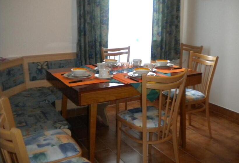 غرفة قياسية, Chalupa Tourov