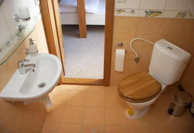Suite, Farma Basarovi