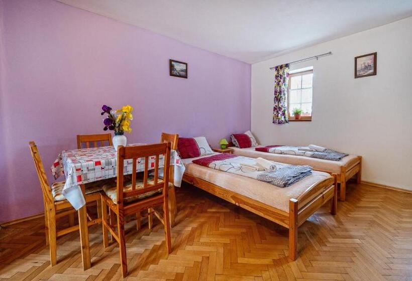 テラスつきの2ベッドルームアパートメント, Penzion U Kostela