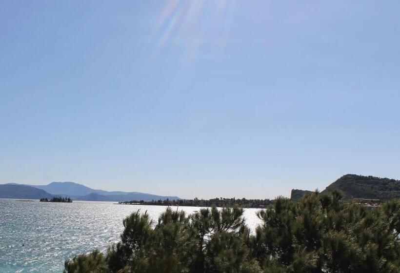 غرفة قياسية مطلّة علي البحيرة, Bellerive Ristorante Albergo