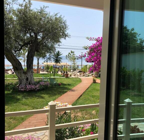 Triple Room Sea View, Jon