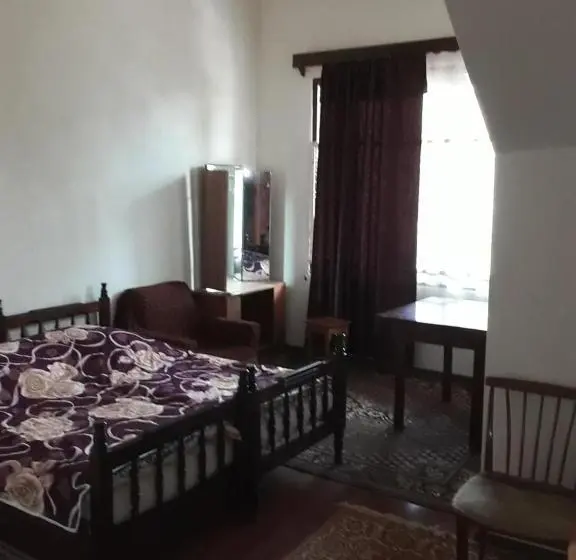 اتاق استاندارد سه نفره, Guest House Buche On Agmashenebeli 219