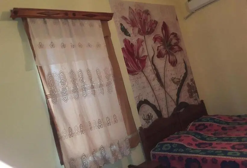 اتاق استاندارد چهار تخته, Guest House Buche On Agmashenebeli 219