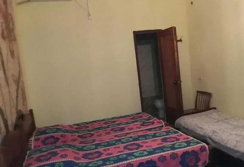 اتاق استاندارد چهار تخته, Guest House Buche On Agmashenebeli 219