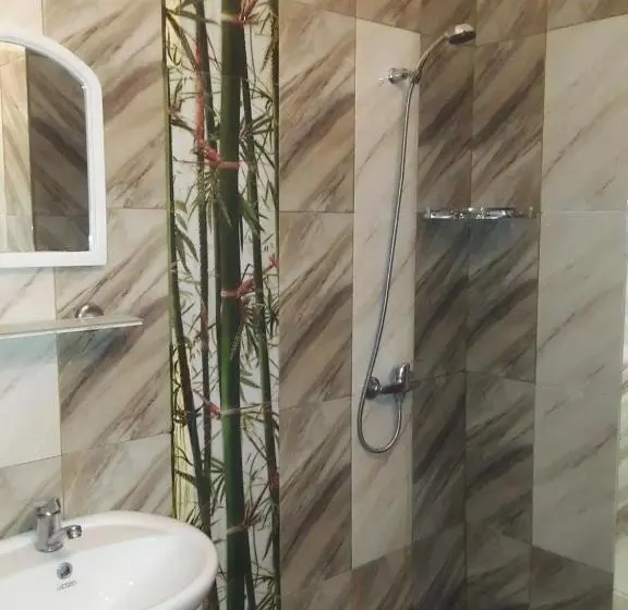اتاق استاندارد چهار تخته, Guest House Buche On Agmashenebeli 219