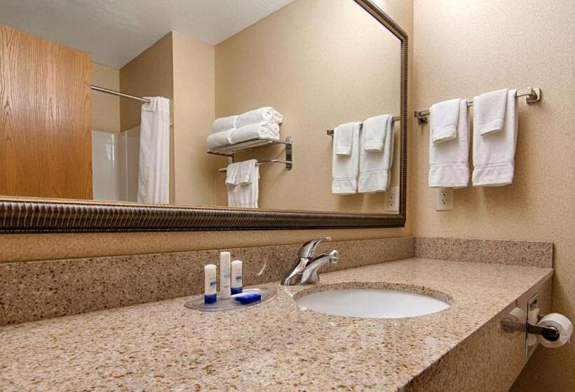 جناح, Best Western Plus Blaine At The National Sports Center