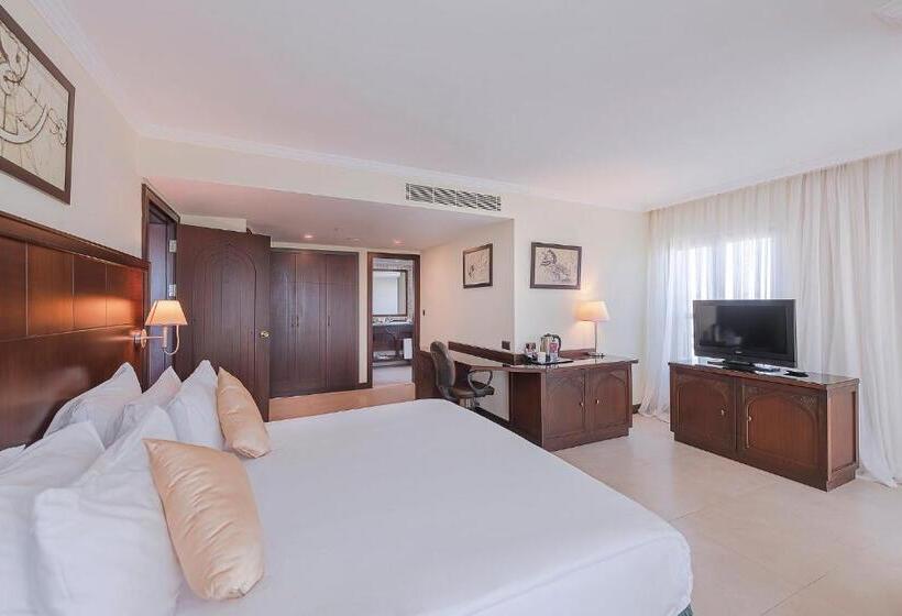 سوئیت با وان آب گرم, Crowne Plaza Antalya, An Ihg