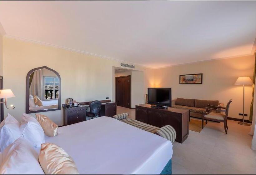 سوئیت جونیور با تخت بزرگ, Crowne Plaza Antalya, An Ihg