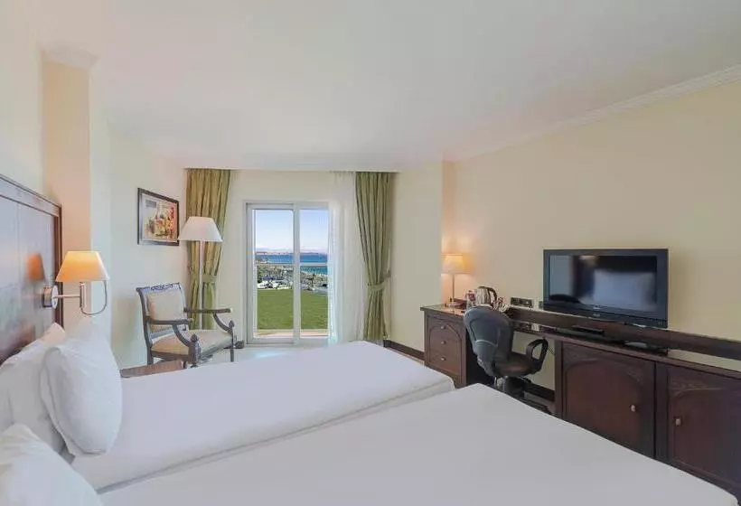 اتاق اساندارد با چشمانداز جانبی به دریا, Crowne Plaza Antalya, An Ihg