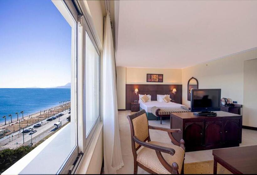 سوئیت جونیور با تخت بزرگ, Crowne Plaza Antalya, An Ihg