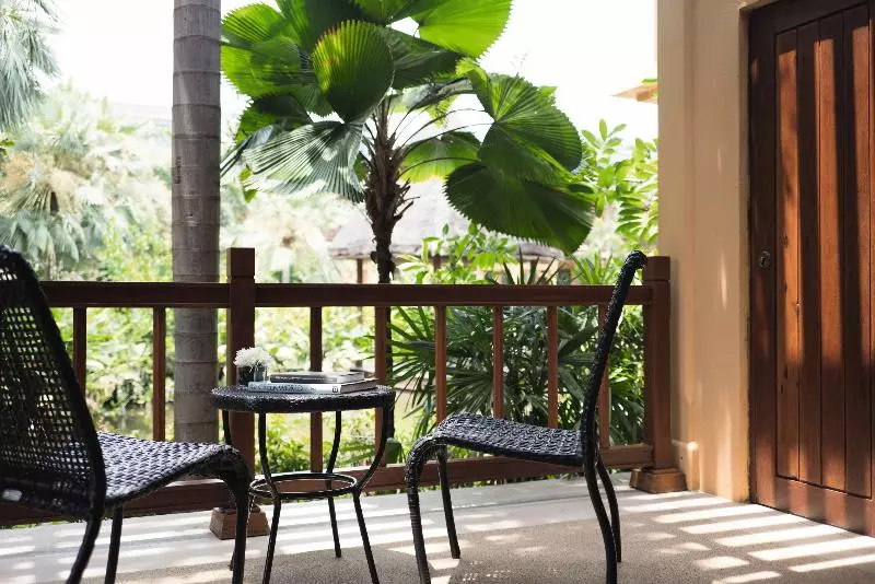 سوئیت جونیور با تخت بزرگ, Mövenpick Asara Resort & Spa Hua Hin