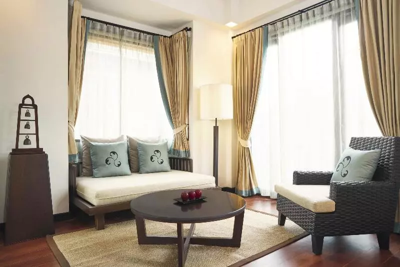 سوئیت جونیور با تخت بزرگ, Mövenpick Asara Resort & Spa Hua Hin