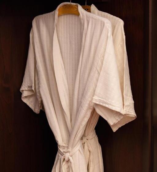 家庭套房, Rimping Village