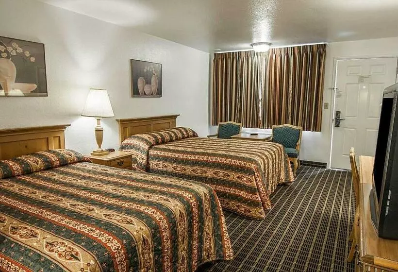 ２ダブルベッドのスタンダードルーム, Rodeway Inn