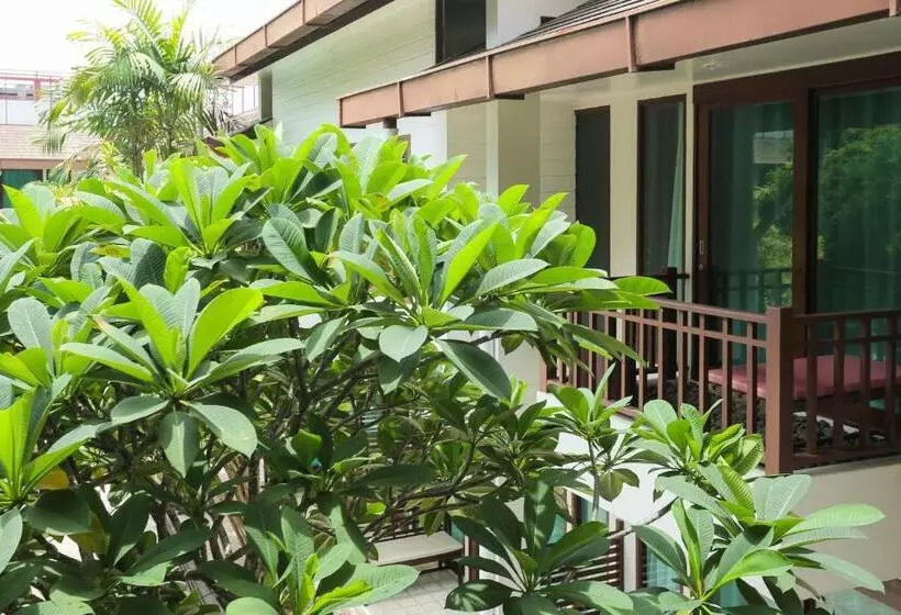 اتاق لوکس با بالکن, The Mantrini Chiang Rai Sha Extra Plus