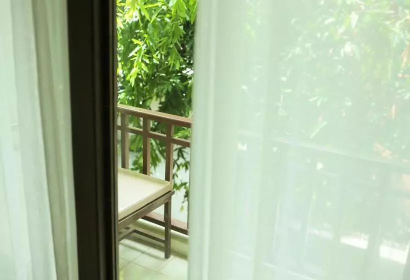 اتاق لوکس با بالکن, The Mantrini Chiang Rai Sha Extra Plus