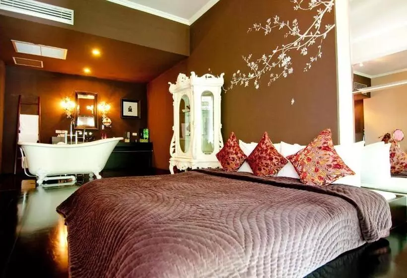 سوئیت کلاسیک, The Mantrini Chiang Rai Sha Extra Plus
