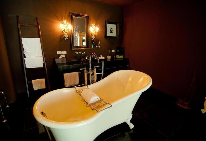 جناح كلاسيكي, The Mantrini Chiang Rai Sha Extra Plus