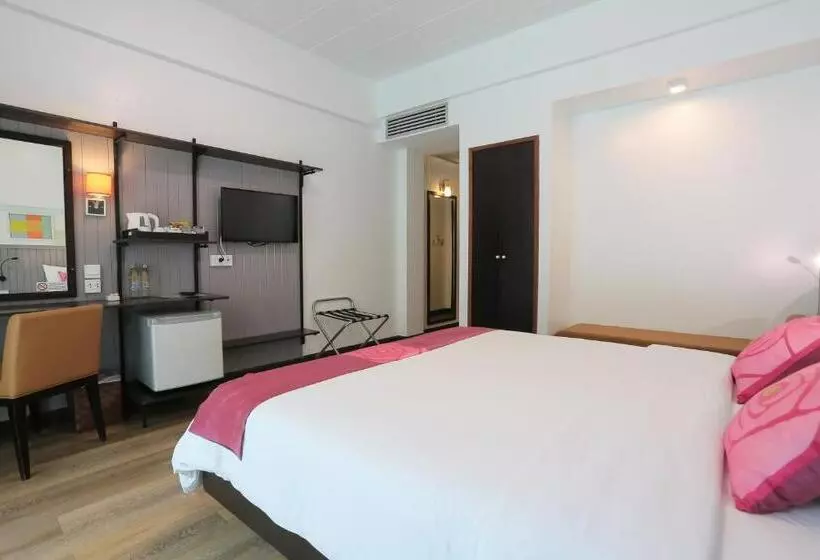 اتاق لوکس با بالکن, The Mantrini Chiang Rai Sha Extra Plus