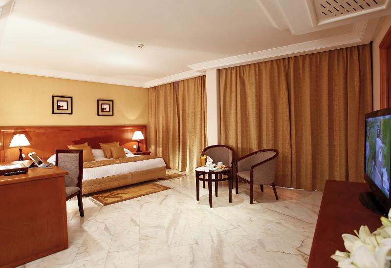 اتاق اجرایی, Tunis Grand