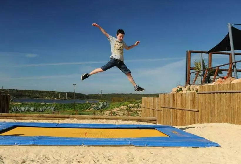 اتاق استاندارد با چشم‌انداز دریا, Martinhal Sagres Beach Family Resort