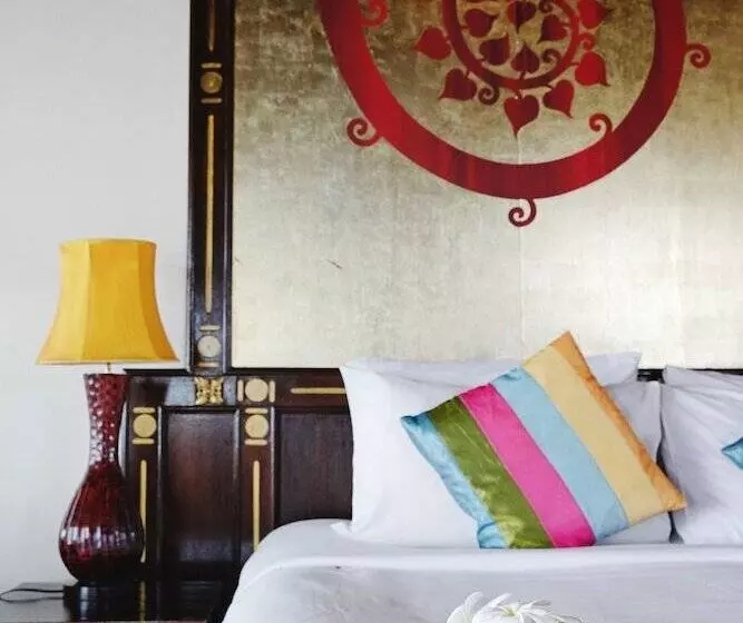 سوئیت با وان آب گرم, Sandalwood Luxury Villa Resort