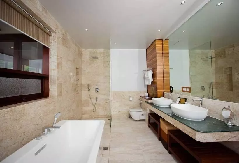 ویلای 2 خوابه با چشم‌انداز دریا, Sandalwood Luxury Villa Resort